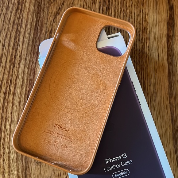 Apple iPhone 13 Leather Case AUTHENTIC - Picture 2 of 3